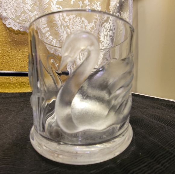 Vtg Lead Crystal Lidded Swan Cattails Container